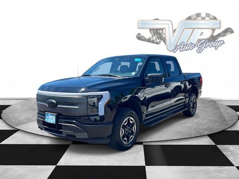 Used 2023 Ford F150 Lightning XLT AWD/4WD image 4