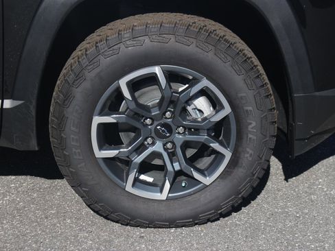 New 2026 Chevrolet Equinox ACTIV w/ Convenience Package III image 9