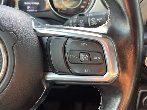 Used 2021 Jeep Wrangler Unlimited Sahara AWD/4WD image 21