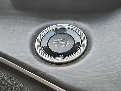 Used 2022 Jeep Grand Cherokee Limited image 24