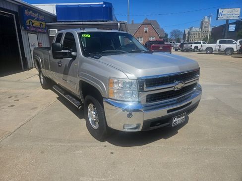 Used 2007 Chevrolet Silverado 2500 LT w/ Suspension Package, Off-Road AWD/4WD image 8