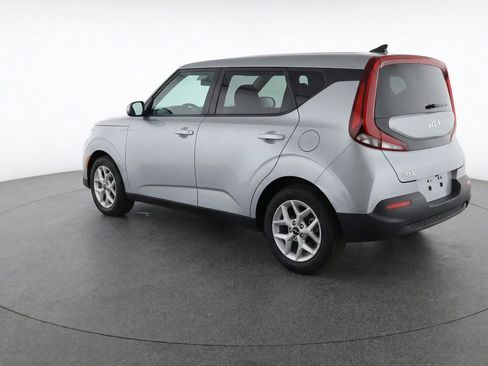 Used 2025 Kia Soul LX w/ LX Technology Package FWD image 6