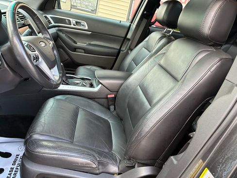 Used 2015 Ford Explorer XLT w/ Equipment Group 202A AWD/4WD image 10