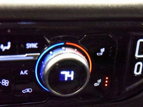 Used 2024 GMC Sierra 1500 Elevation image 24