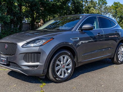 Used 2018 Jaguar E-PACE S image 3