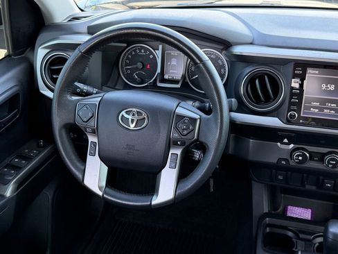 Used 2022 Toyota Tacoma SR5 RWD image 13