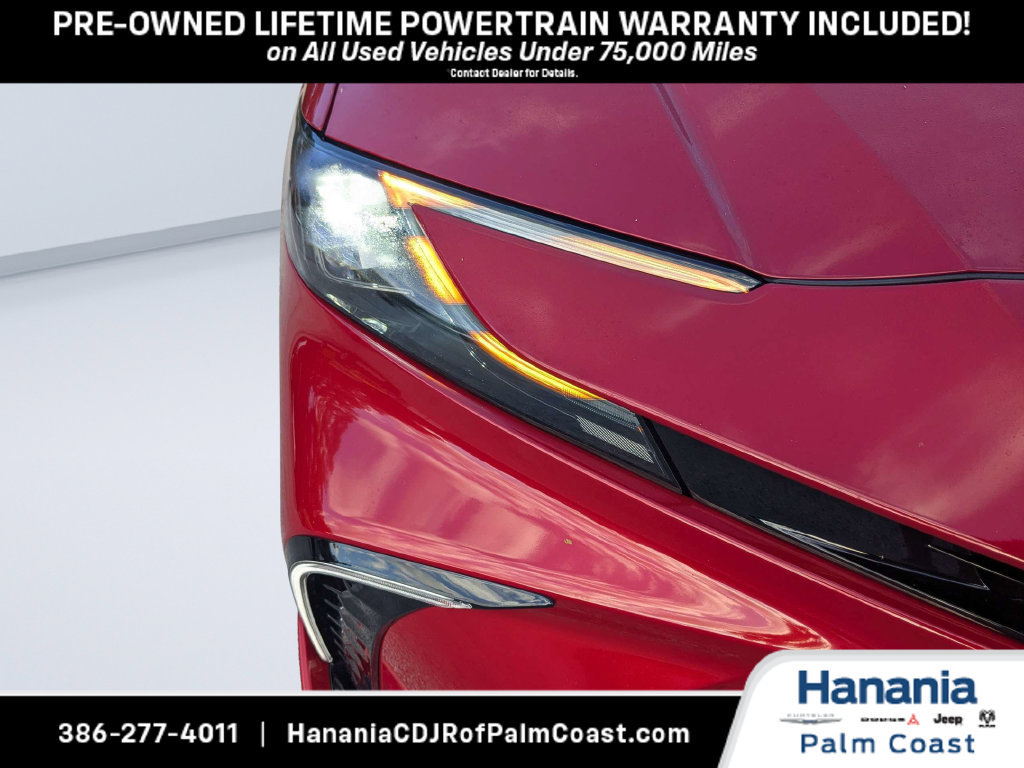 Used 2025 Toyota Camry XSE FWD image 9