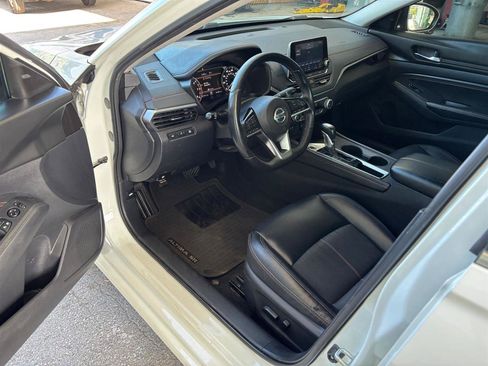 Used 2019 Nissan Altima 2.5 SR FWD image 9