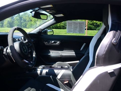 Used 2022 Ford Mustang Shelby GT500 w/ Technology Package RWD image 22