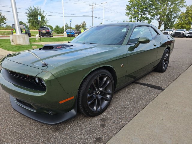 Certified 2022 Dodge Challenger R/T Scat Pack w/ Shaker Package RWD image 1