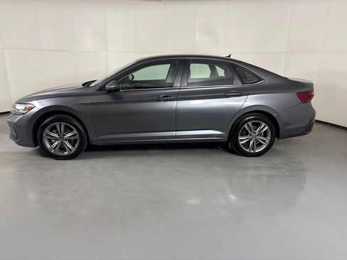 Used 2024 Volkswagen Jetta SE FWD image 5