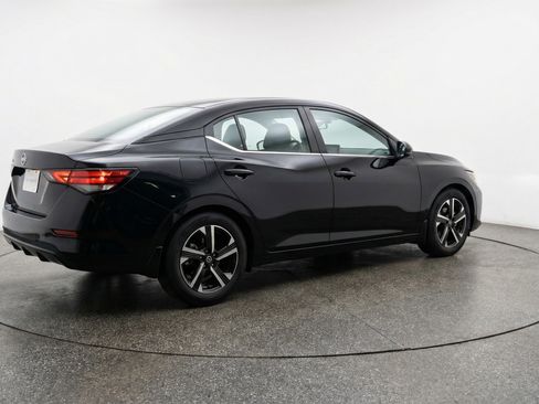 Used 2025 Nissan Sentra SV image 9