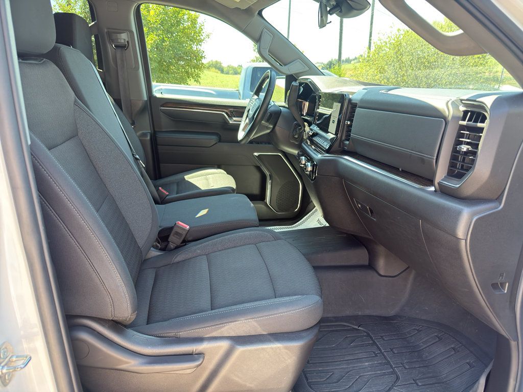 Used 2024 GMC Sierra 1500 Elevation w/ Max Trailering Package AWD/4WD image 5