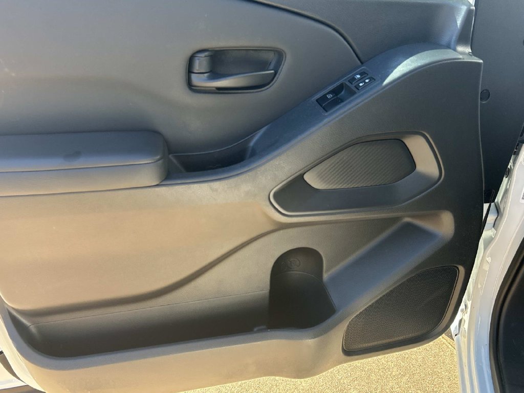 Used 2024 Nissan Frontier S RWD image 11