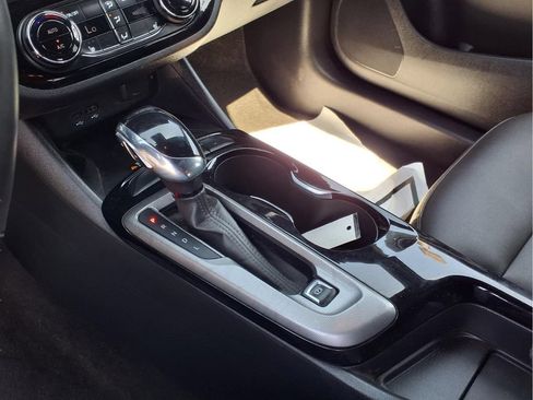 Used 2024 Buick Envista Sport Touring w/ Convenience I Package FWD image 12