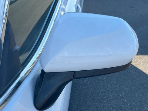 Used 2019 Toyota Camry SE w/ Carpet Mat Package image 21