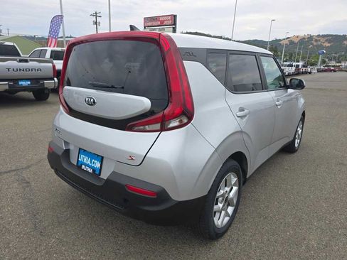 Used 2021 Kia Soul S FWD image 5