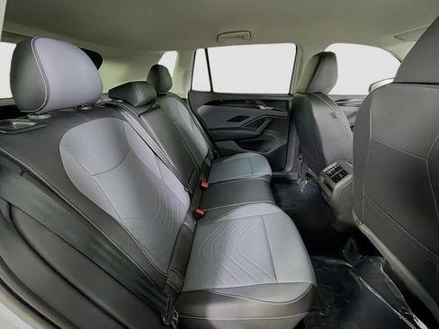 New 2026 Volkswagen Tiguan SE FWD image 26