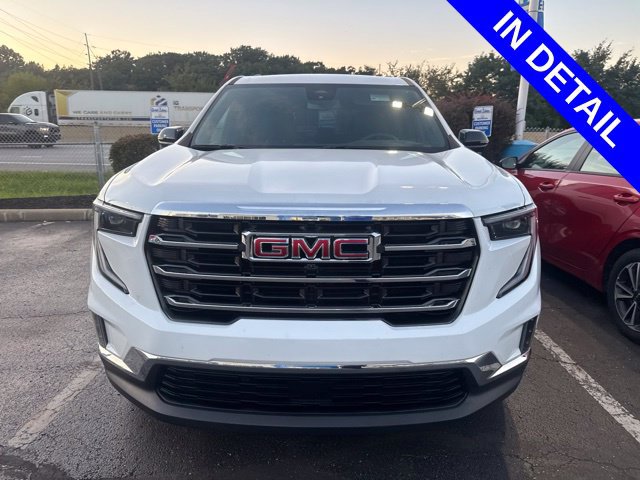 Used 2024 GMC Acadia Elevation FWD image 2