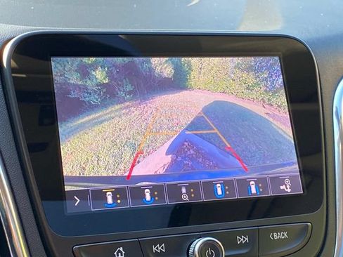 Used 2020 Chevrolet Equinox Premier FWD image 25