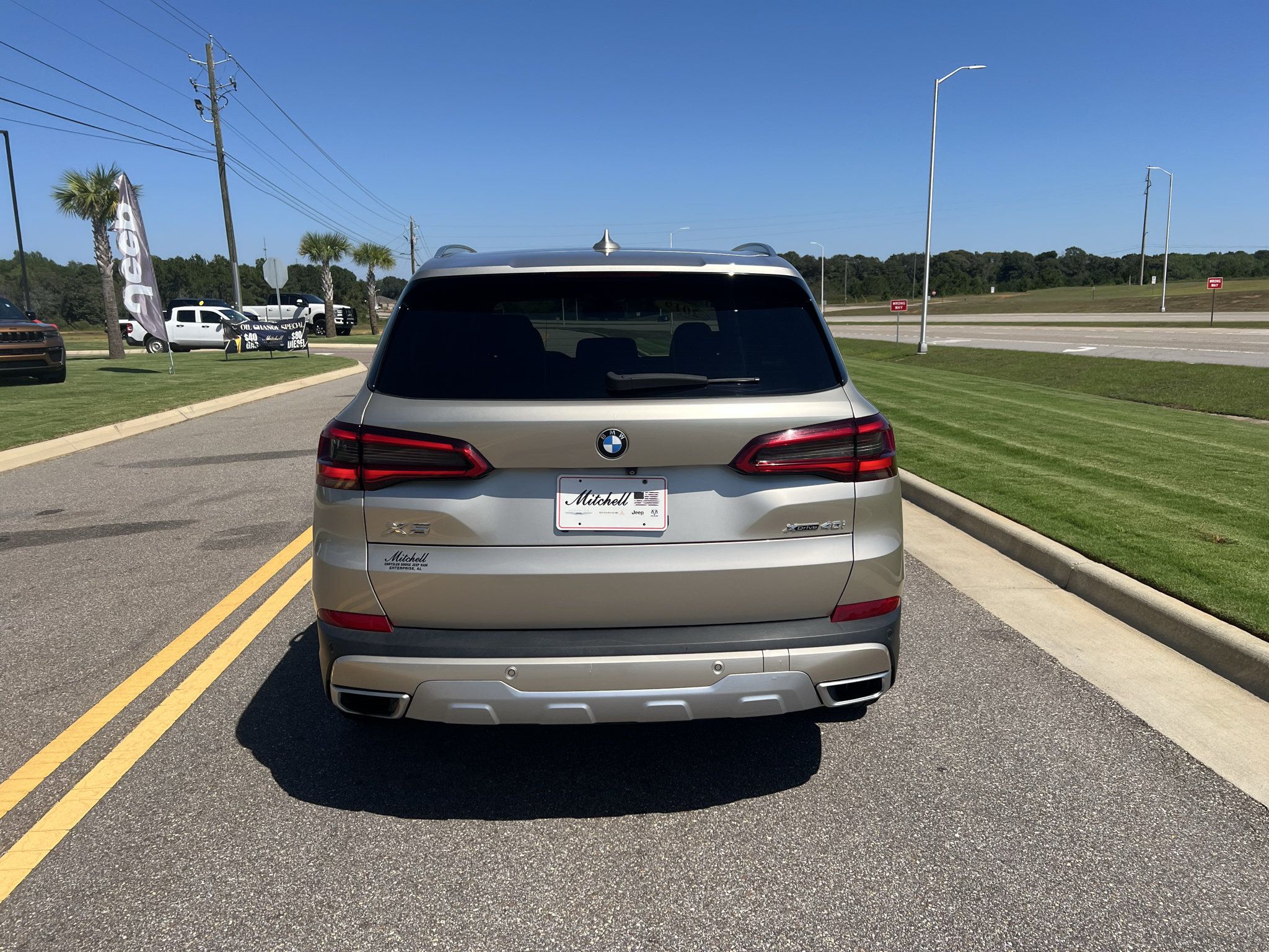 Used 2019 BMW X5 xDrive40i w/ Premium Package 2 AWD/4WD image 2