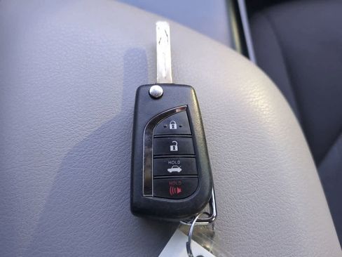 Used 2019 Toyota Camry LE image 25