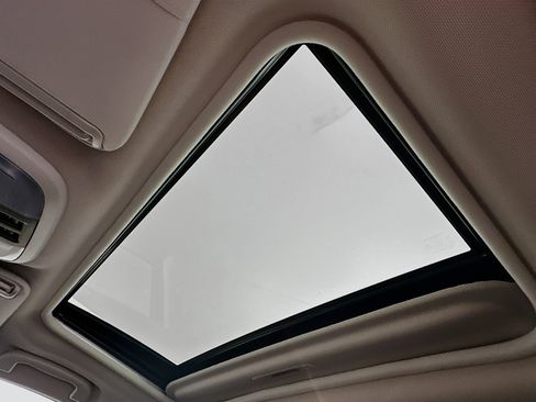 Used 2024 Subaru Crosstrek 2.0i Premium image 25