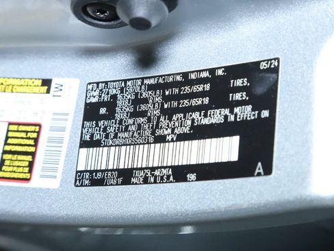 Used 2024 Toyota Highlander XLE AWD/4WD image 20