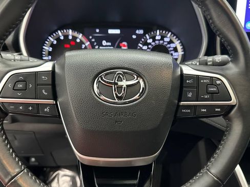 Used 2023 Toyota Highlander XSE AWD/4WD image 17