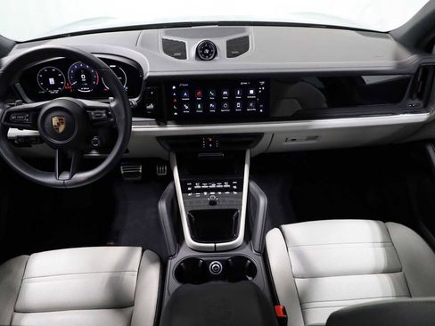 Certified 2025 Porsche Cayenne E-Hybrid image 26