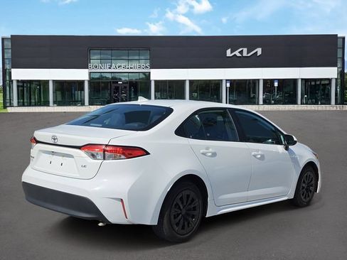 Used 2024 Toyota Corolla LE FWD image 4