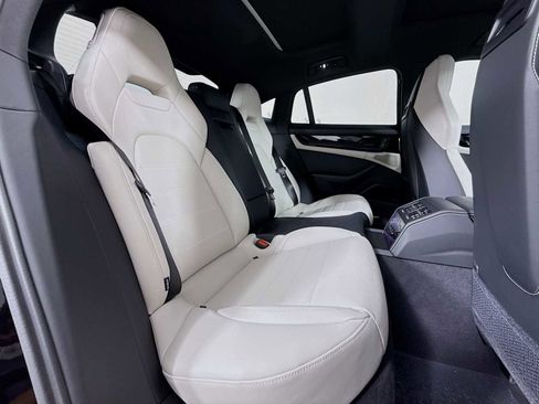 New 2025 Porsche Panamera 4 image 29