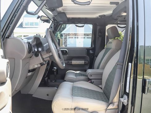 Used 2010 Jeep Wrangler Unlimited Rubicon w/ Dual Top Group AWD/4WD image 54
