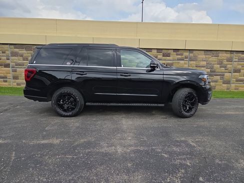 Used 2023 Ford Expedition Timberline image 2
