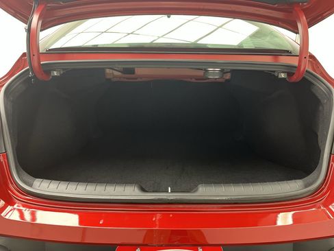 Used 2024 Hyundai Elantra Limited image 29