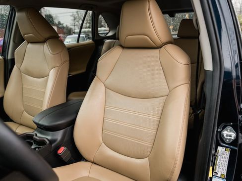 Certified 2021 Toyota RAV4 Limited image 27