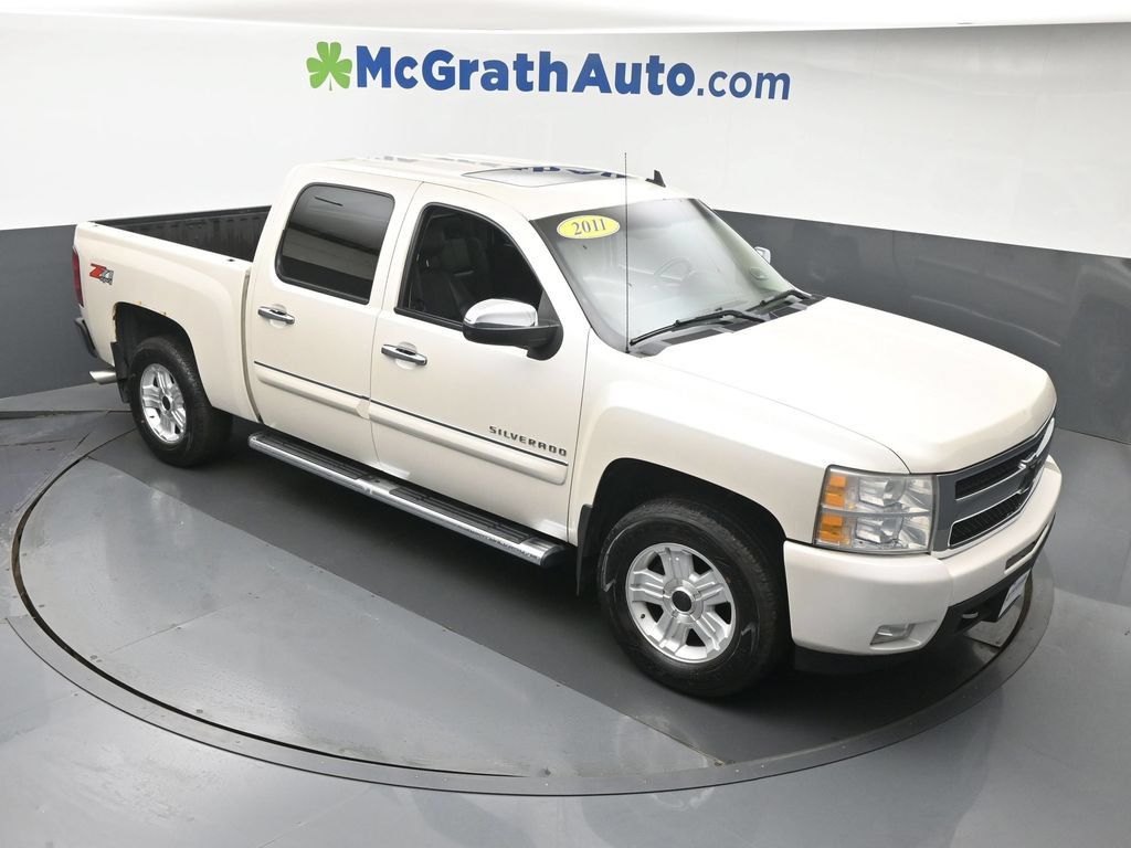 Used 2011 Chevrolet Silverado 1500 LTZ w/ LTZ White Diamond Edition AWD/4WD image 3