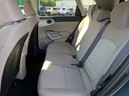 Used 2021 Kia Soul LX FWD image 10