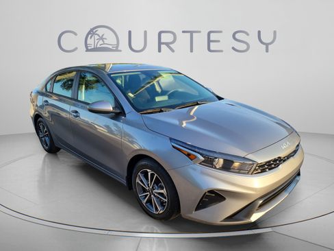 Used 2024 Kia Forte LXS FWD image 5