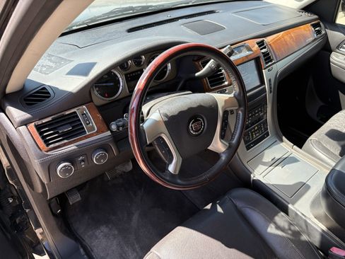 Used 2013 Cadillac Escalade Platinum image 15