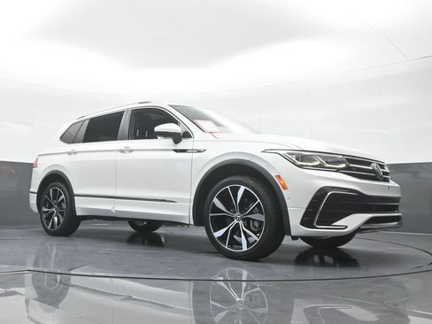 Used 2023 Volkswagen Tiguan SEL R-Line AWD/4WD image 71