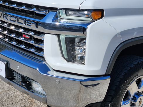 Used 2021 Chevrolet Silverado 2500 LTZ w/ LTZ Texas Edition image 9
