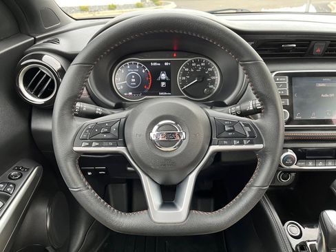 Used 2020 Nissan Kicks SR image 16