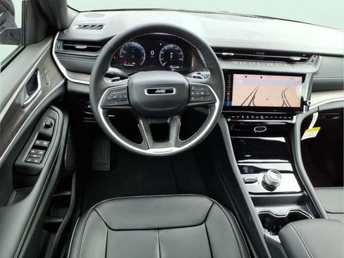 New 2026 Jeep Grand Cherokee Limited AWD/4WD image 13