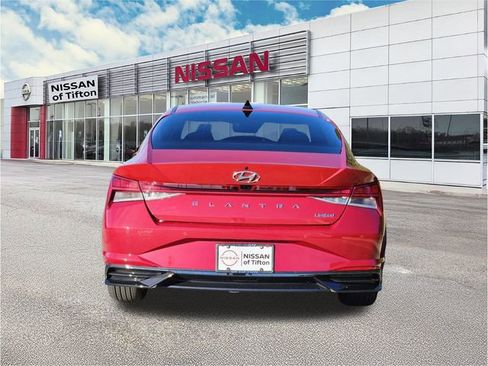 Used 2023 Hyundai Elantra Limited image 5