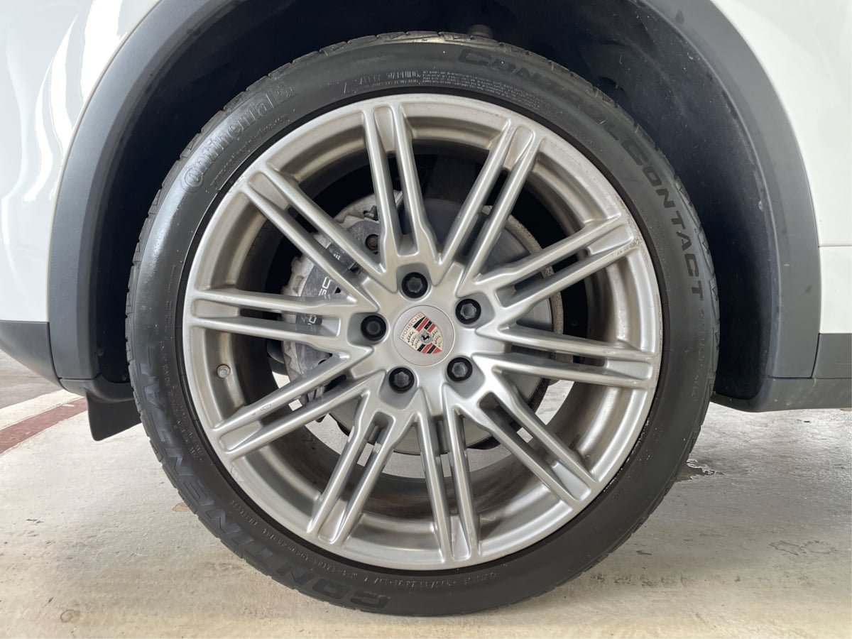 Used 2014 Porsche Cayenne AWD/4WD image 13