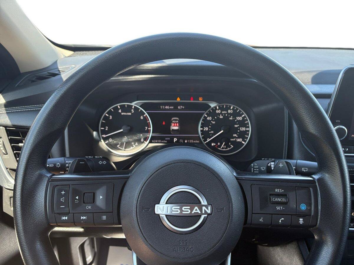Used 2024 Nissan Rogue SV AWD/4WD image 16