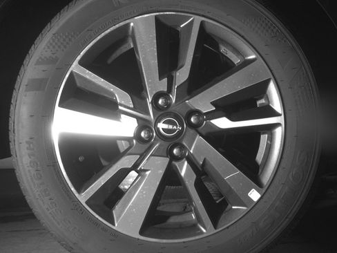 Used 2025 Nissan Versa SV FWD image 15