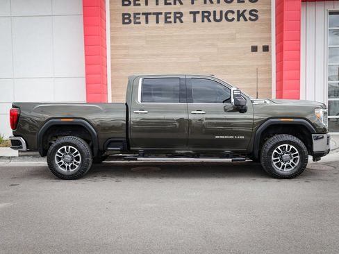 Used 2022 GMC Sierra 2500 SLT w/ SLT Preferred Package AWD/4WD image 2