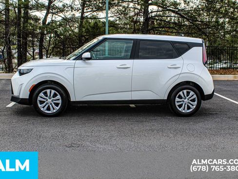 Used 2025 Kia Soul LX FWD image 7